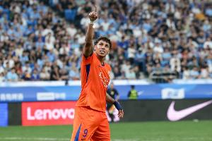 山东泰山在中超对武汉三镇的八次交锋中保持不败，并且近五战四胜