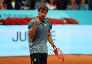 足球衰网球兴！辛纳早早出局，但法网男单8强仍有3位意大利球员